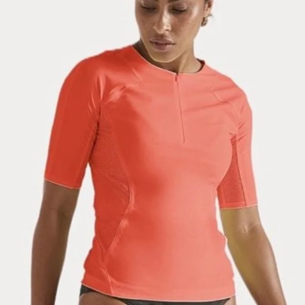 Athleta Pacifica II Tee NWT swim shell rashguard